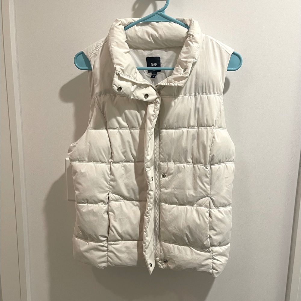 Gap puffer vest